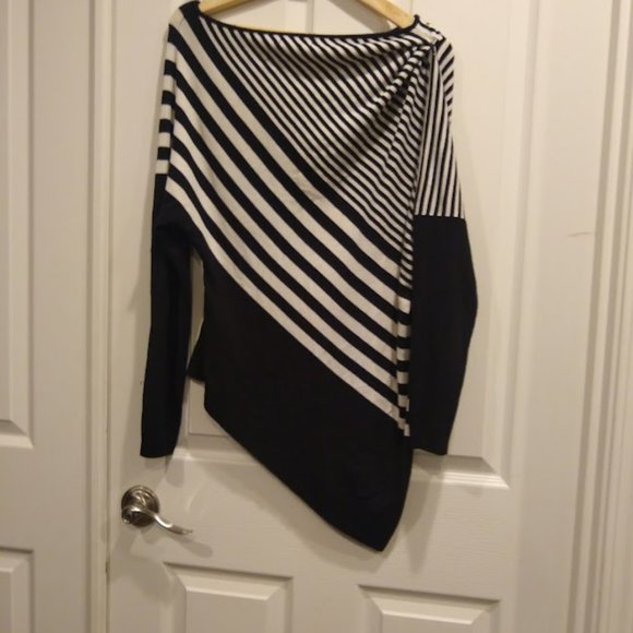 The Limited Asymmetric Stripe Sweater size XL - Picture 5 of 5